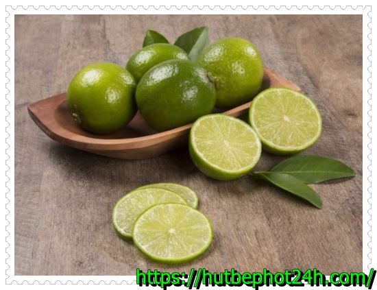 Khử m&ugrave;i nh&agrave; vệ sinh bằng nước cốt chanh