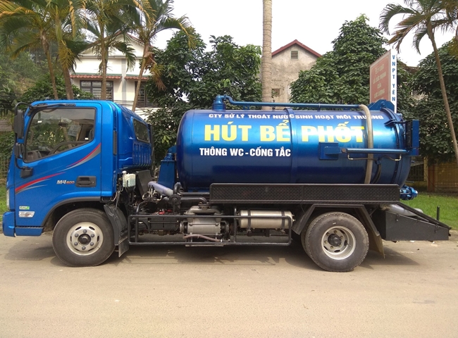 Đội ngũ h&uacute;t bể phốt quận 7