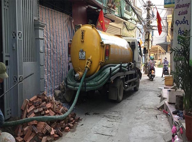 h&uacute;t bể phốt nh&agrave; b&egrave; tại TPHCM