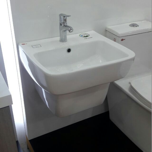 Lavabo treo tường