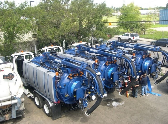 Dịch vụ h&uacute;t hầm cầu quận T&acirc;n Ph&uacute; gi&aacute; rẻ