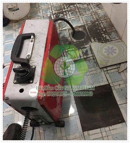 Nh&agrave; vệ sinh bị tắc th&ocirc;ng nghẹt bằng c&aacute;ch n&agrave;o