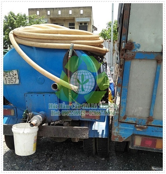 Th&ocirc;ng cống nghẹt bằng m&aacute;y l&ograve; xo gi&aacute; rẻ